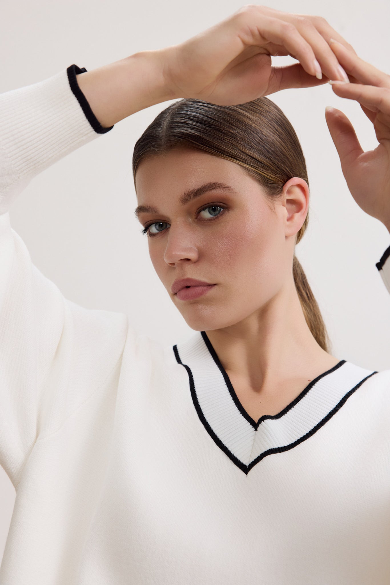 Olly V-Neck Sweater - Marshmellow