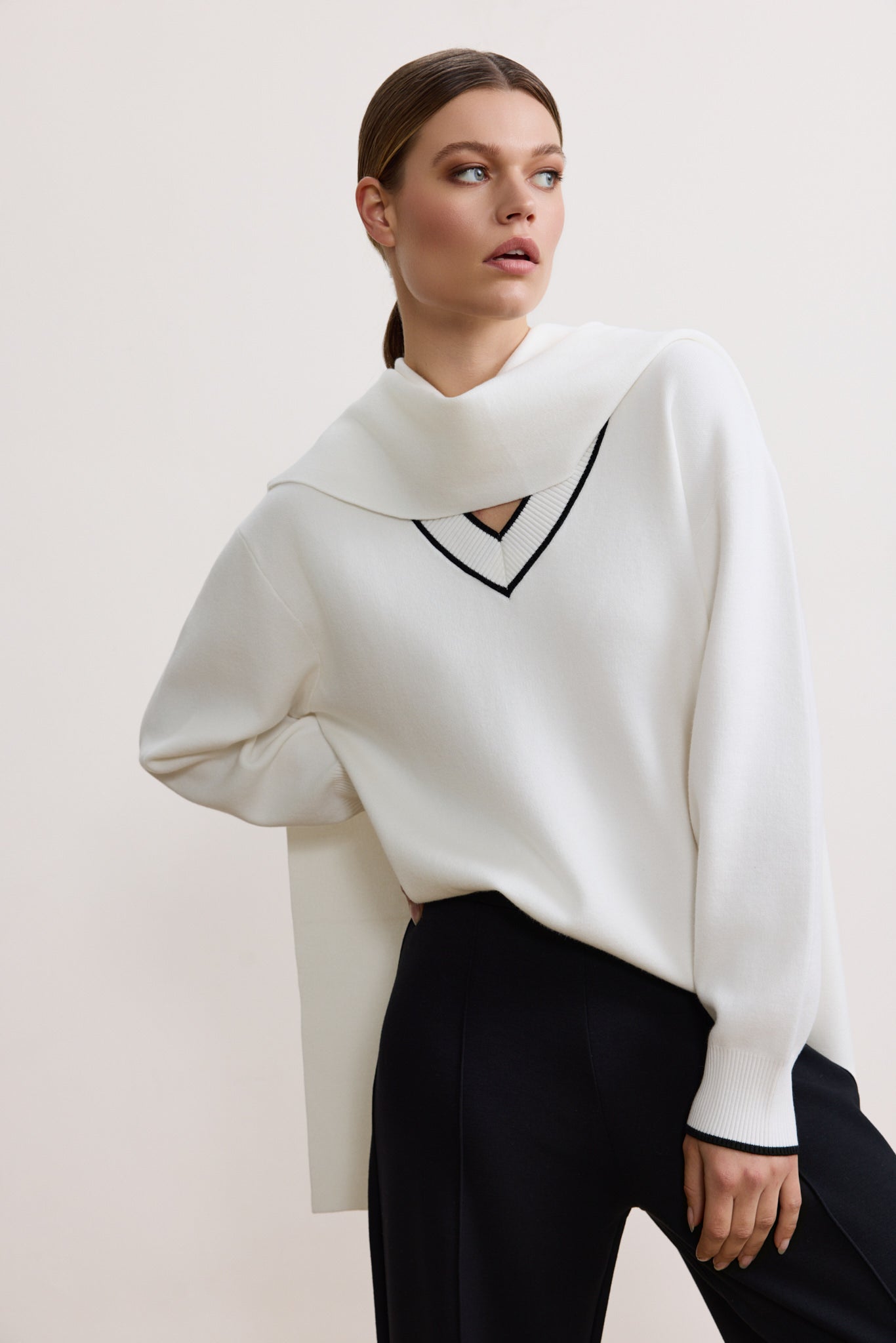 Olly V-Neck Sweater - Marshmellow