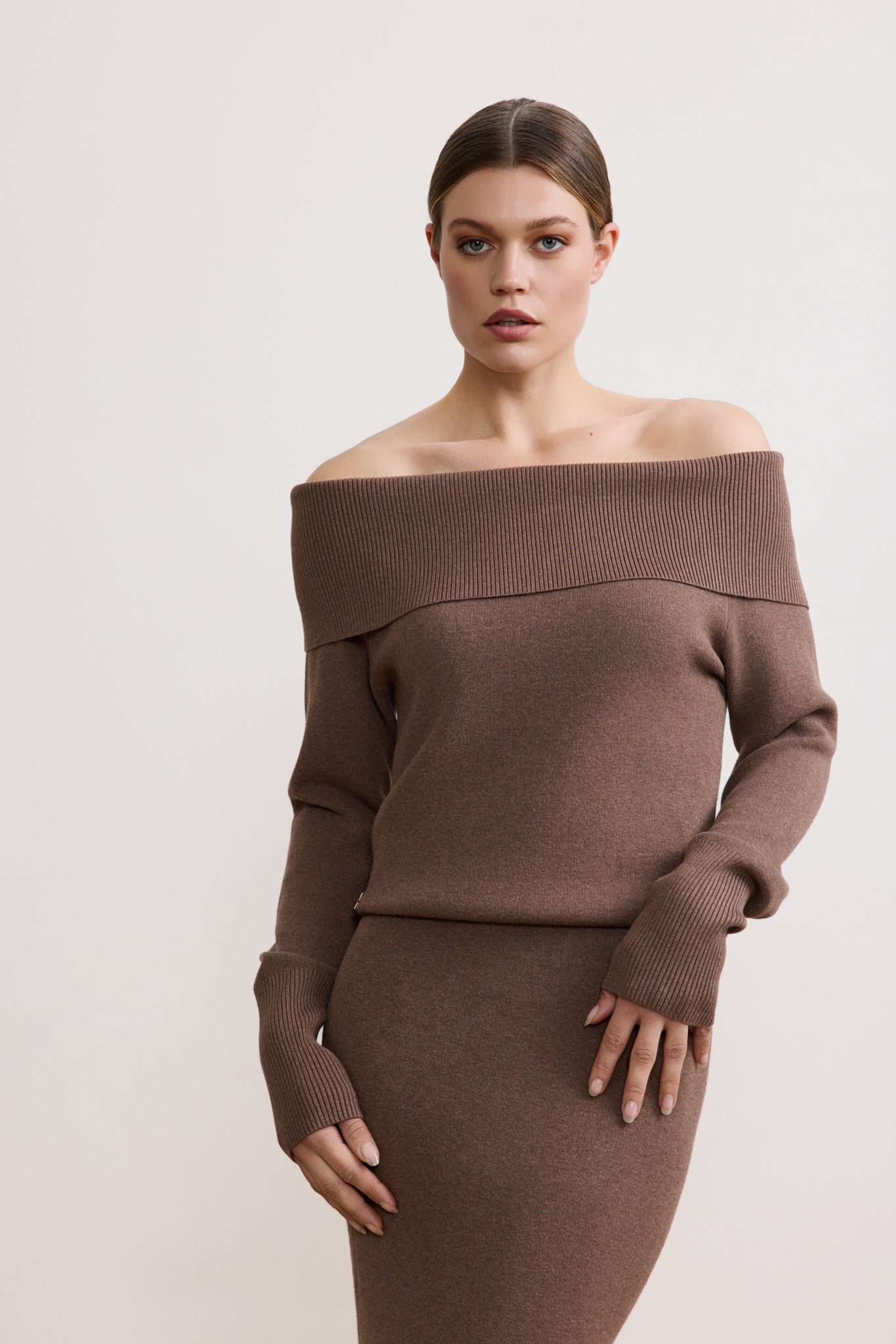 Olly Off-Shoulder Sweater - Brown