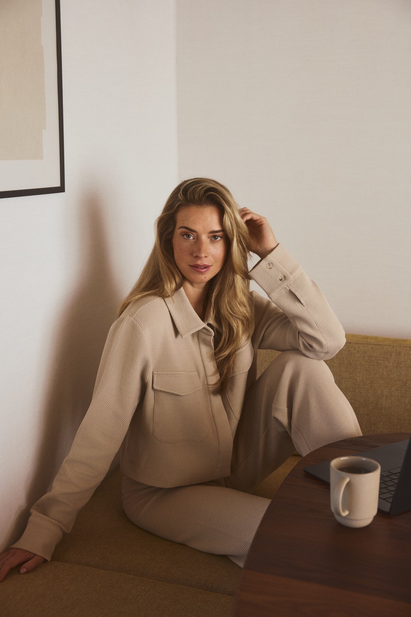 Moon Classic Short Blouse - Feather