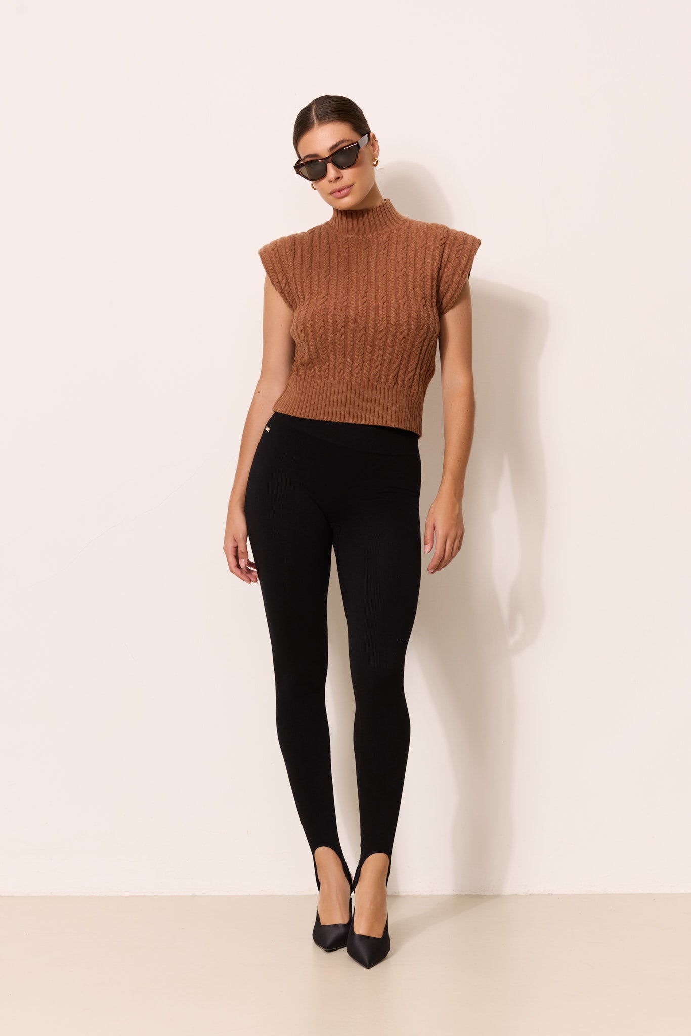 BLAKE cable knit sleeveless turtleneck - Nuthatch