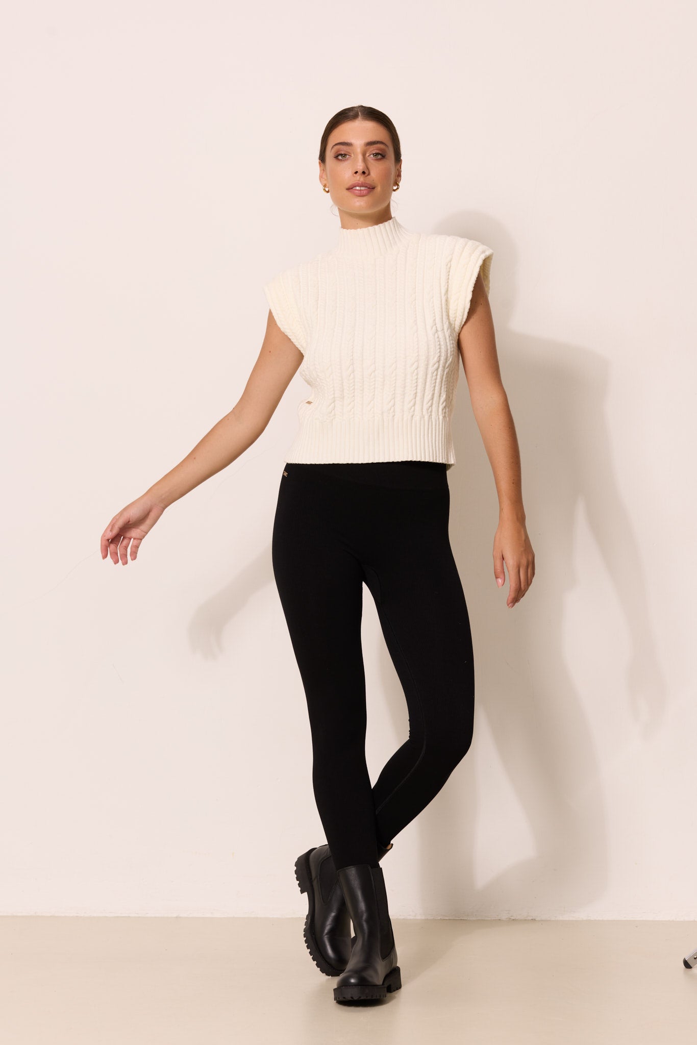 BLAKE cable knit sleeveless turtleneck - Marshmellow