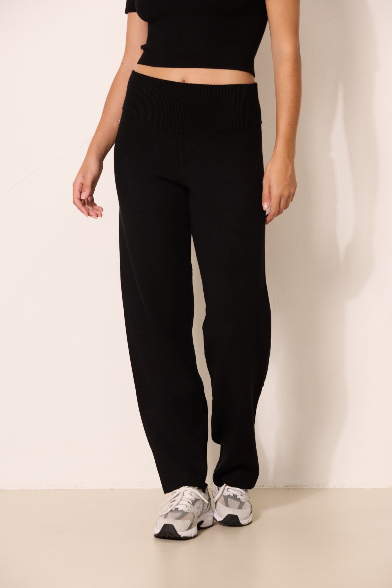 OLLY high-waisted knit pants - Black